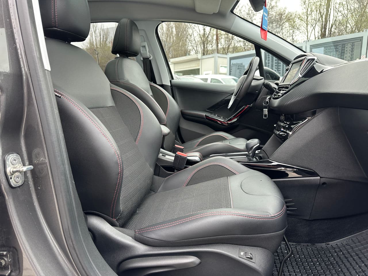 Peugeot 2008 2019 — Миниатюра 9