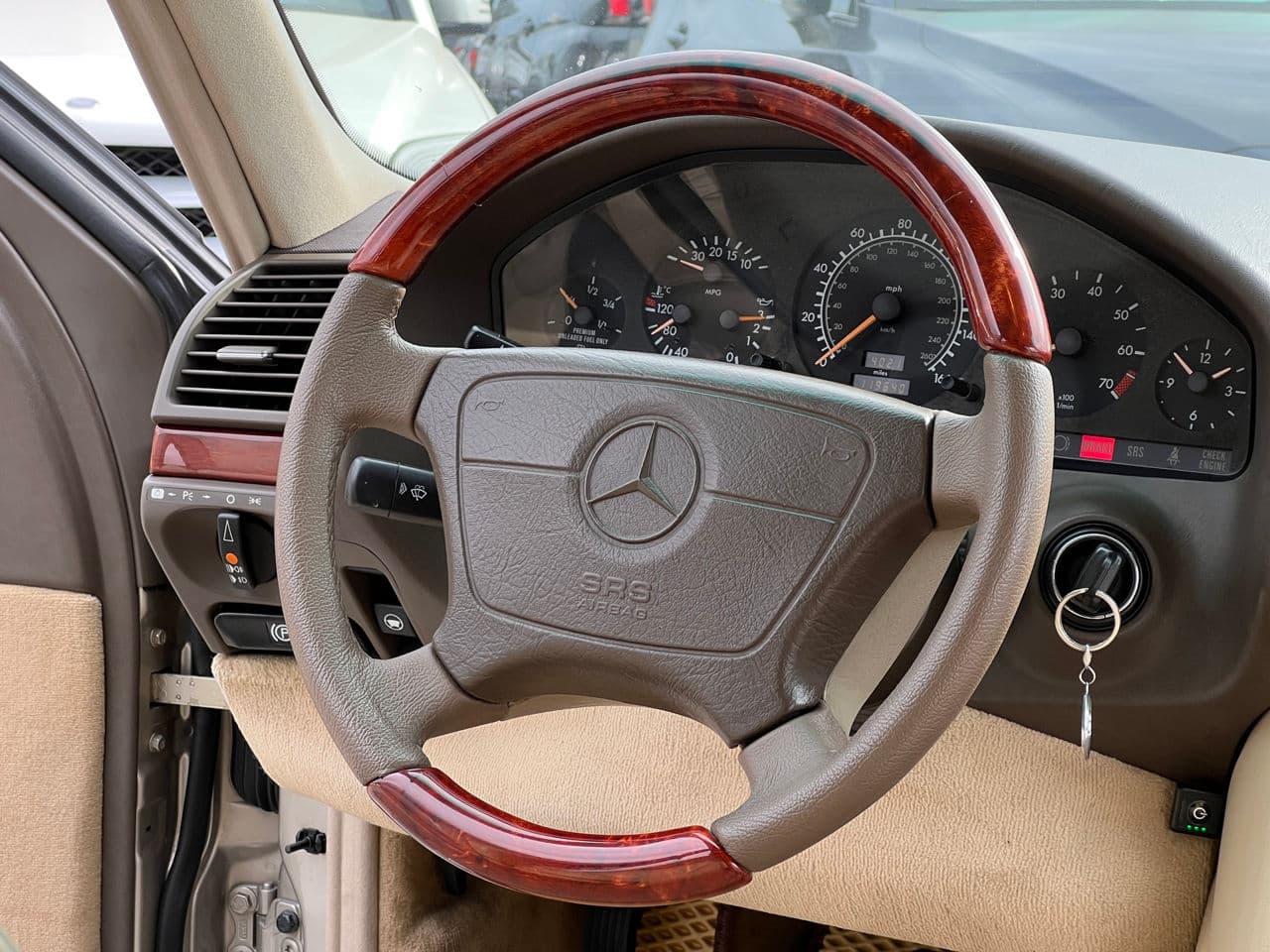 Mercedes S 320 1995 — Миниатюра 7