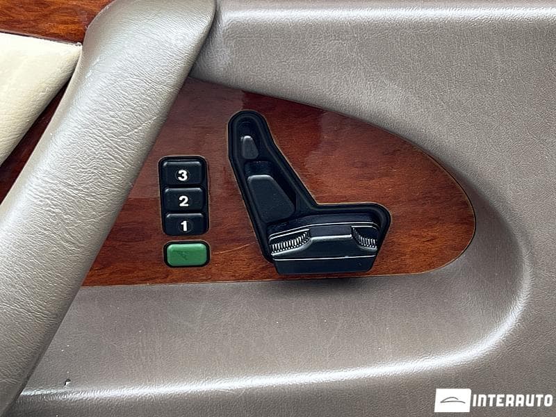 Mercedes S 320 1995 — Миниатюра 17