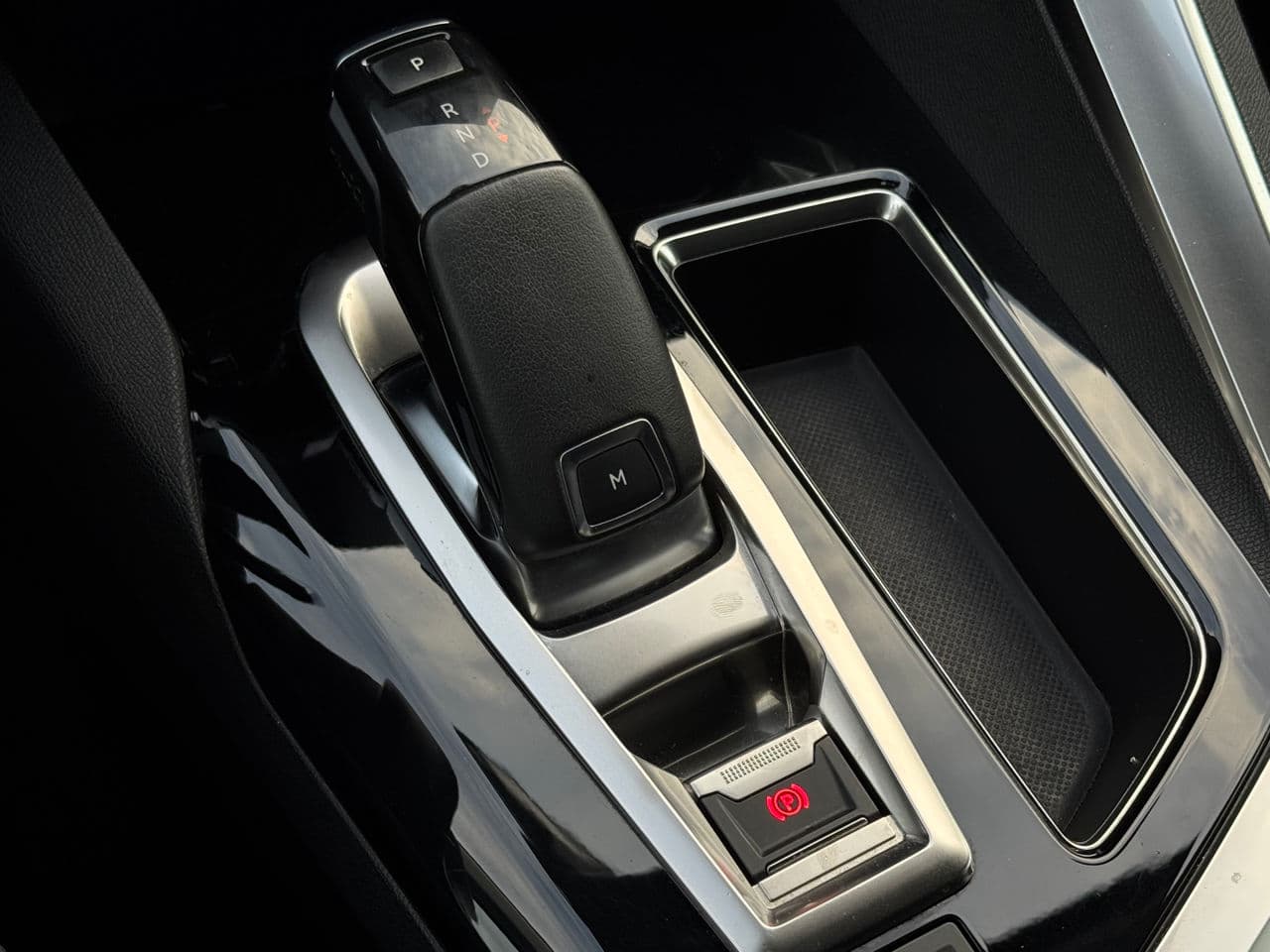 Peugeot 3008 2019 — Миниатюра 12
