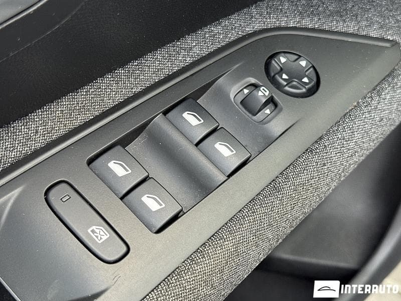 Peugeot 3008 2019 — Миниатюра 17