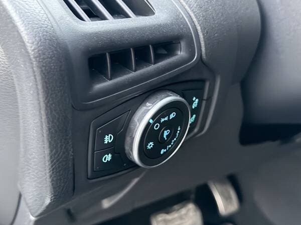2016 Ford Focus — Miniatură 12