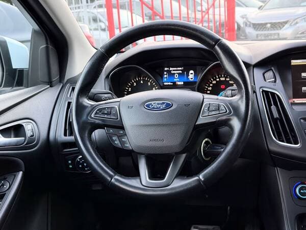 2016 Ford Focus — Miniatură 8