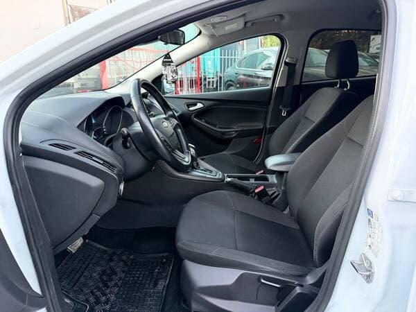 2016 Ford Focus — Miniatură 5