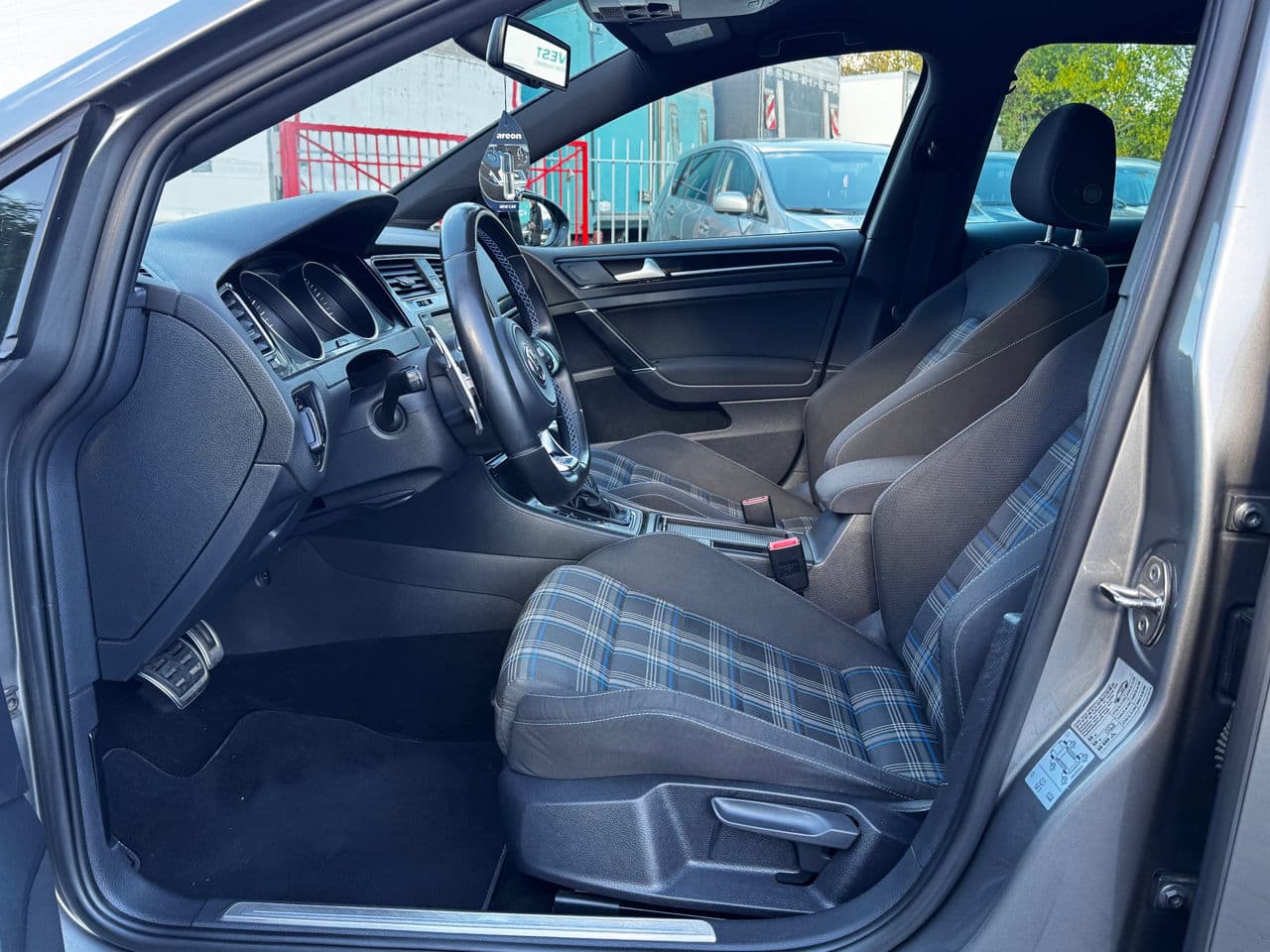 Volkswagen Golf GTE 2015 — Миниатюра 6