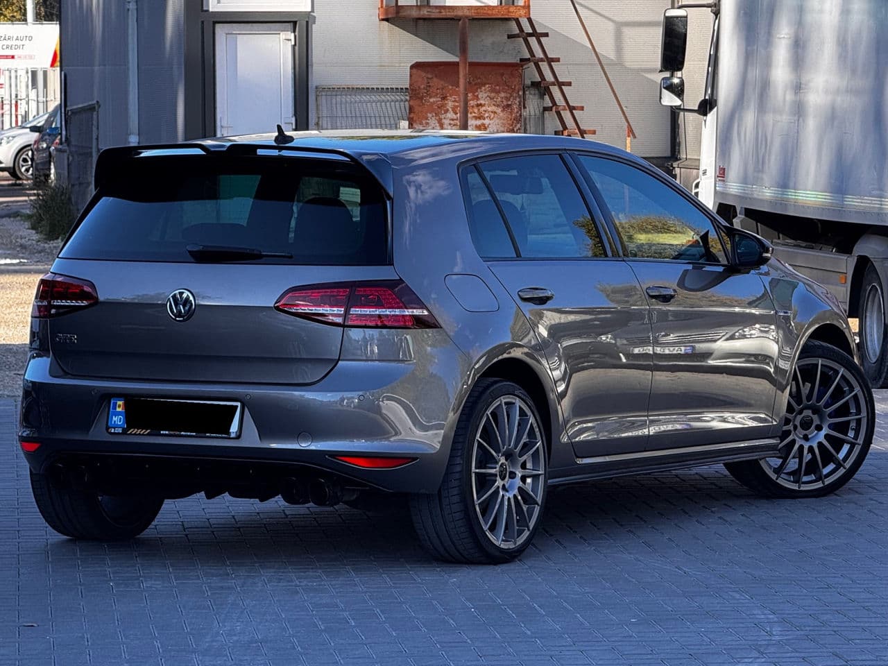 Volkswagen Golf GTE 2015 — Миниатюра 3