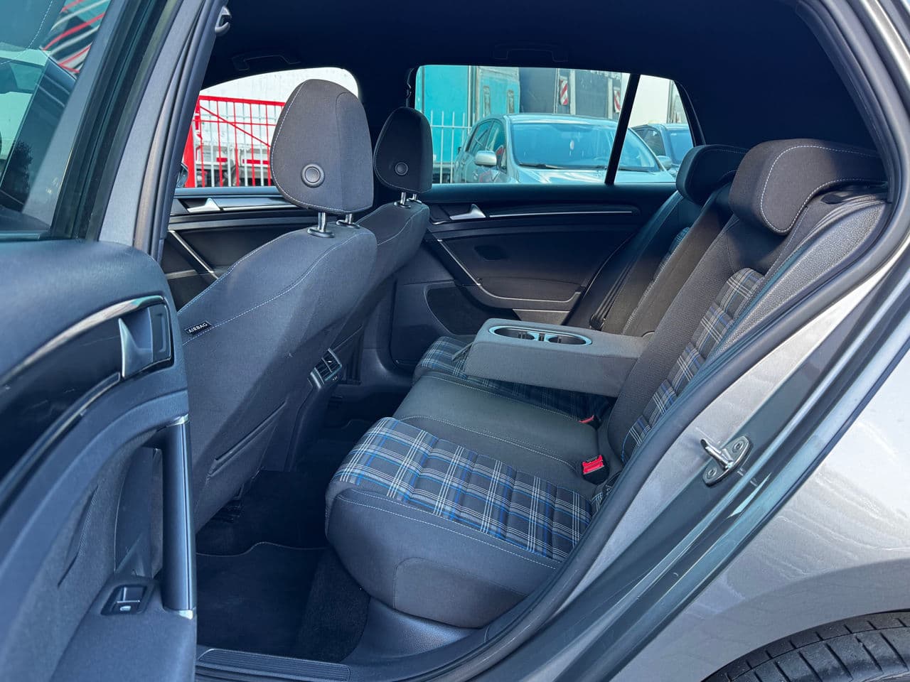 Volkswagen Golf GTE 2015 — Миниатюра 15