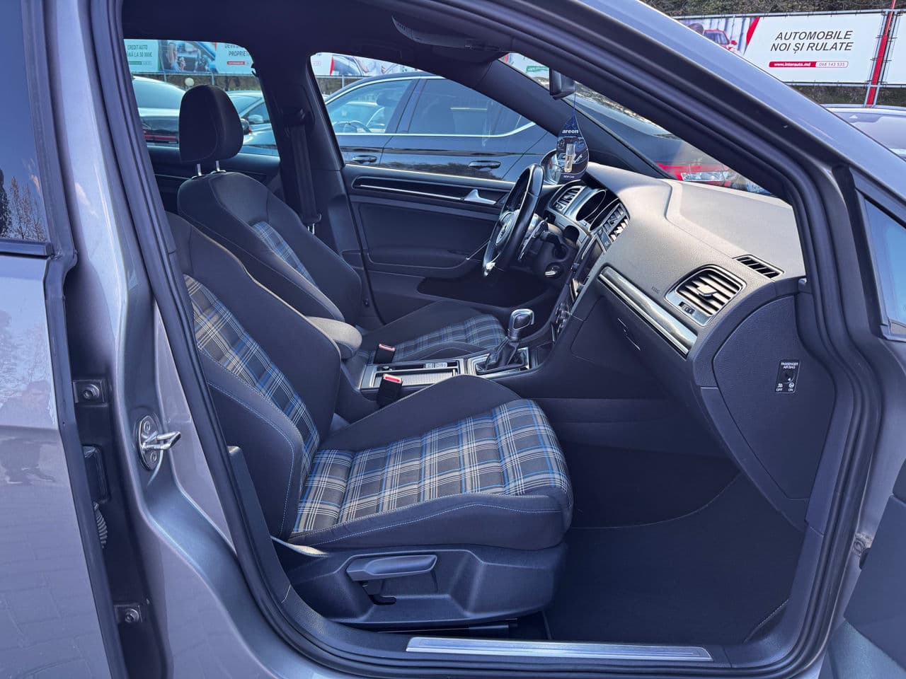 Volkswagen Golf GTE 2015 — Миниатюра 5