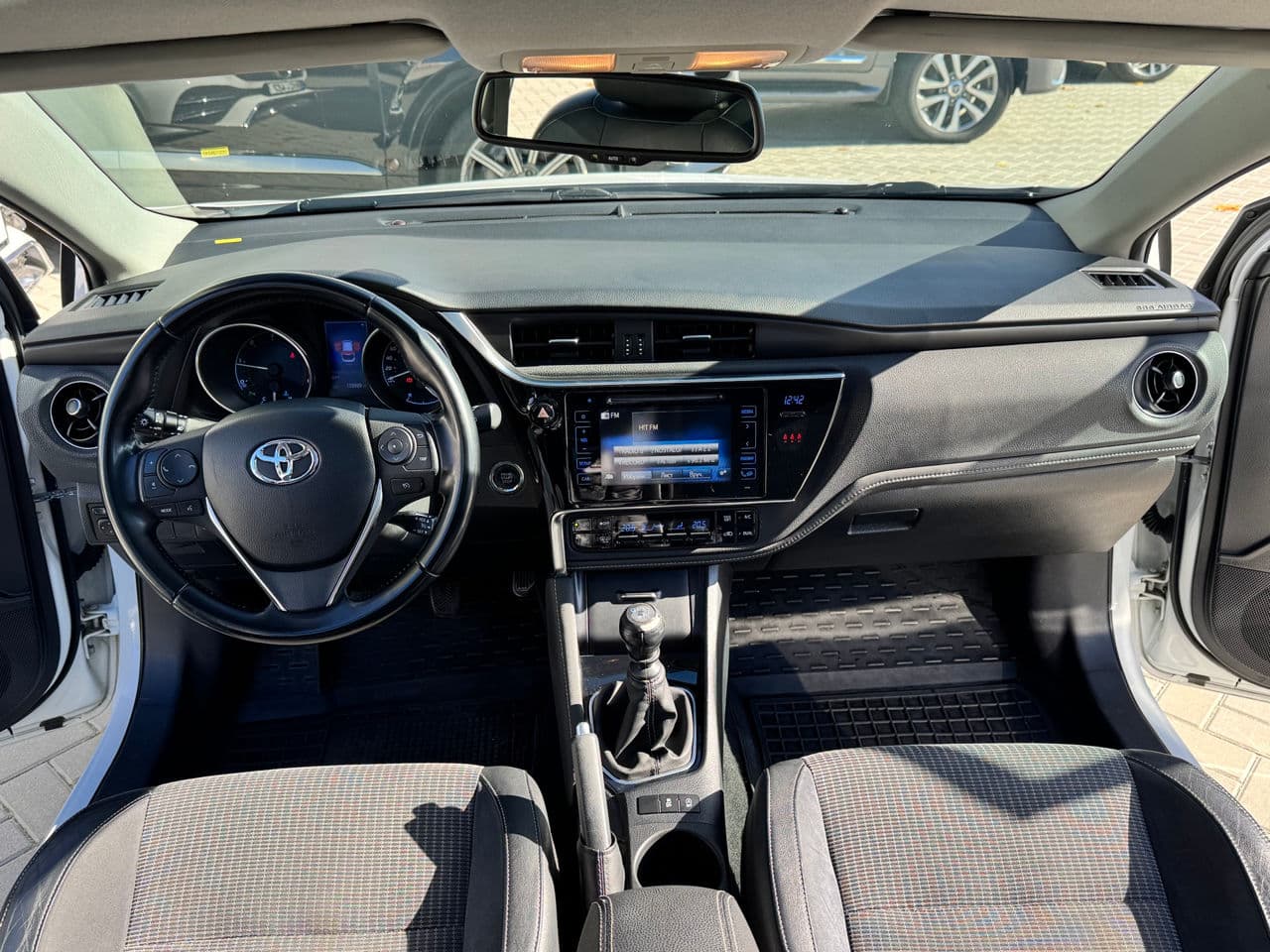 Toyota Auris 2015 — Миниатюра 6