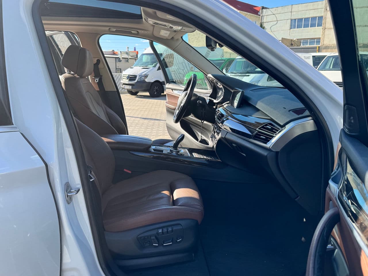 BMW X5 4.0e 2016 — Миниатюра 18