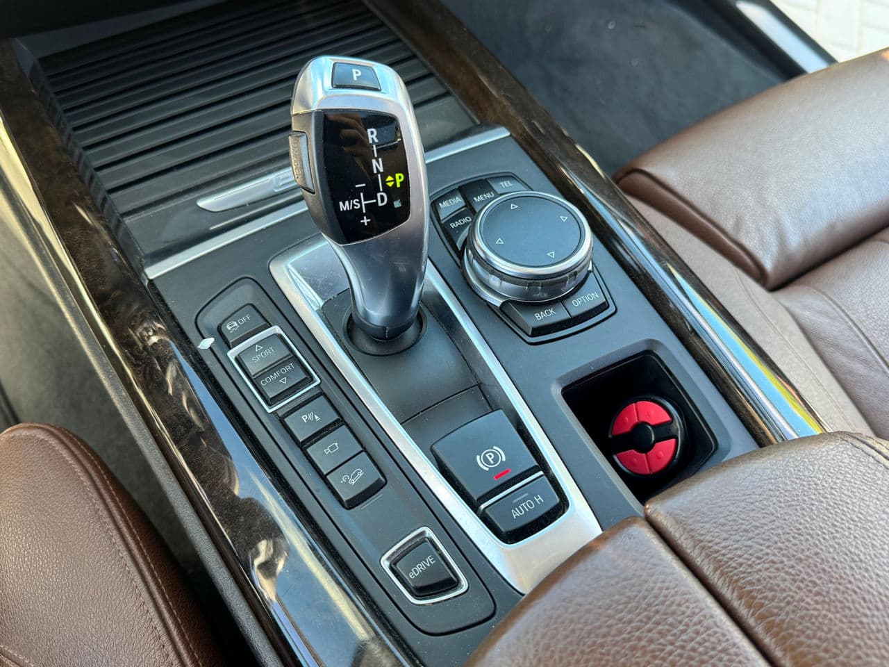 BMW X5 4.0e 2016 — Миниатюра 13