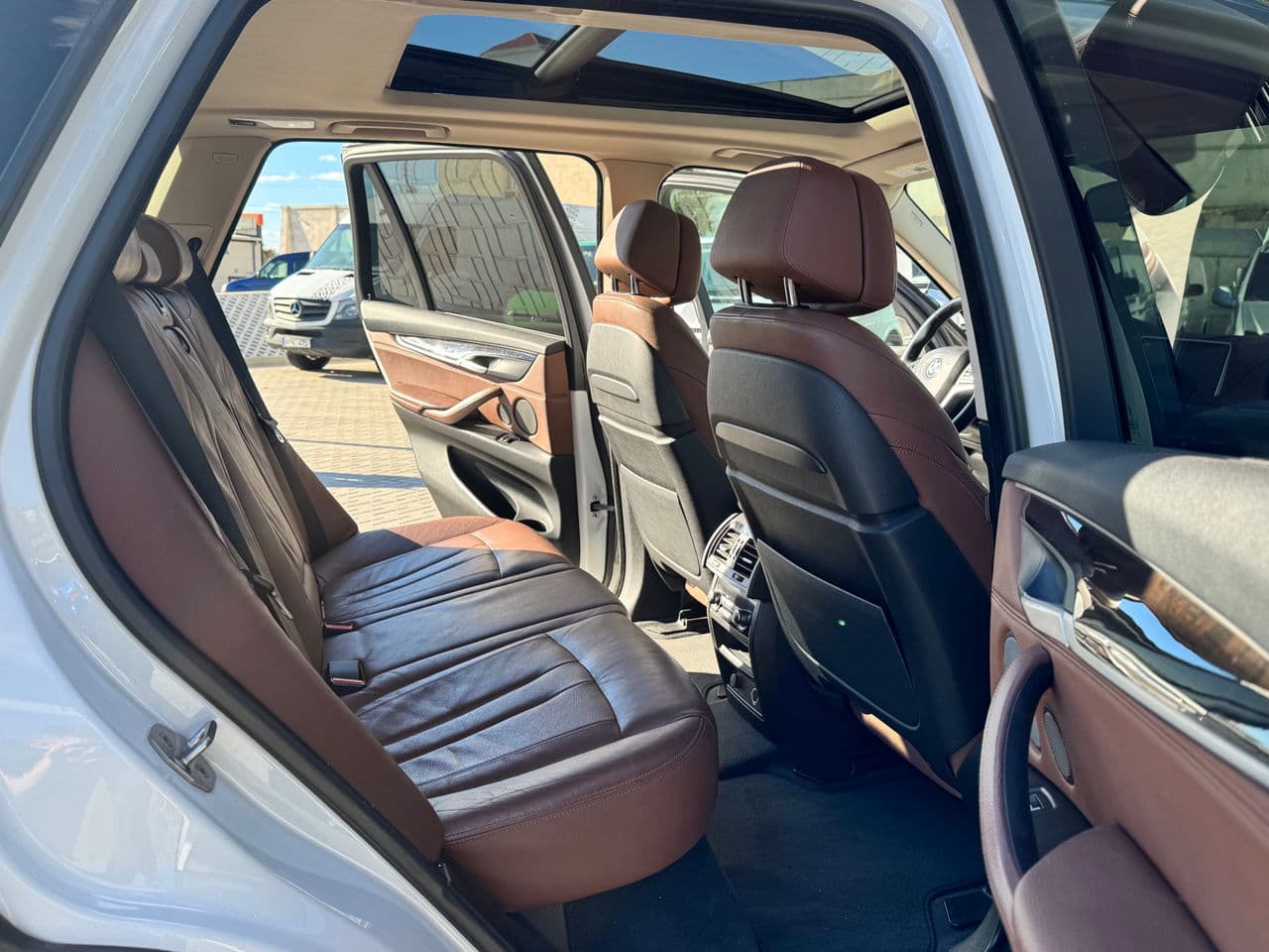 BMW X5 4.0e 2016 — Миниатюра 16