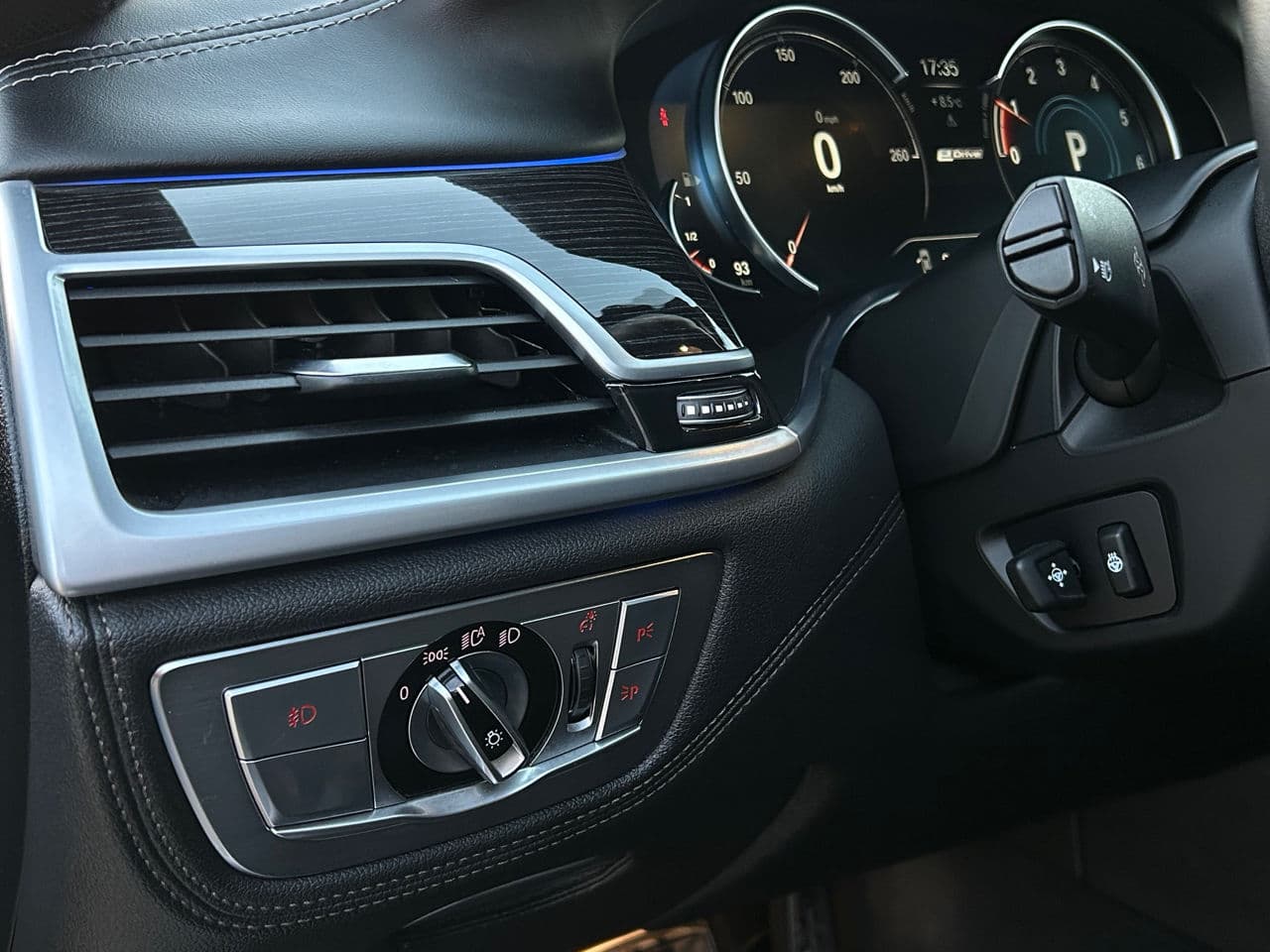 BMW 740e 2017 — Миниатюра 9