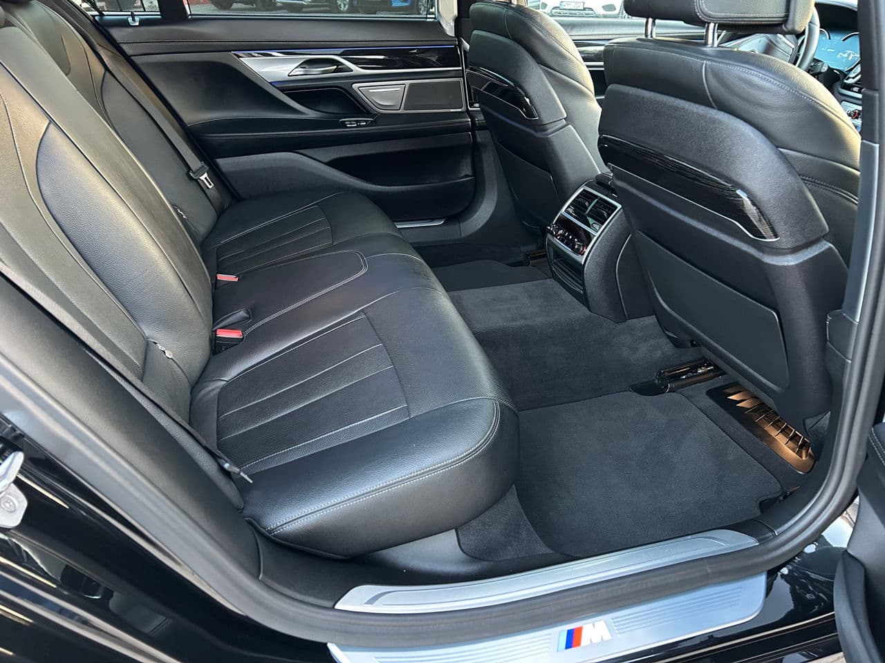 BMW 740e 2017 — Миниатюра 24