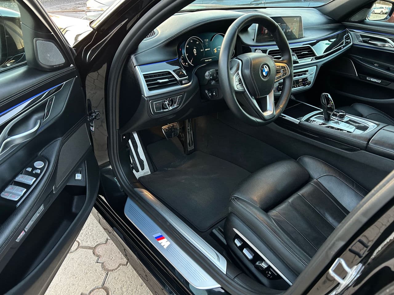 BMW 740e 2017 — Миниатюра 6