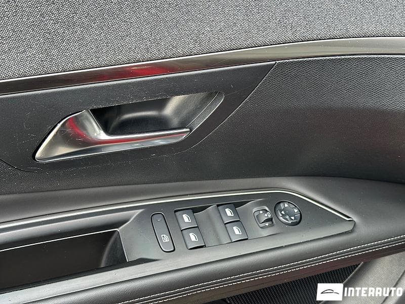 Peugeot 3008 2018 — Миниатюра 15