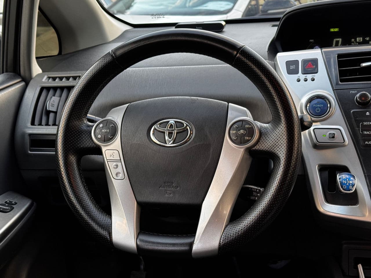 Toyota Prius Plus / V 2012 — Миниатюра 10