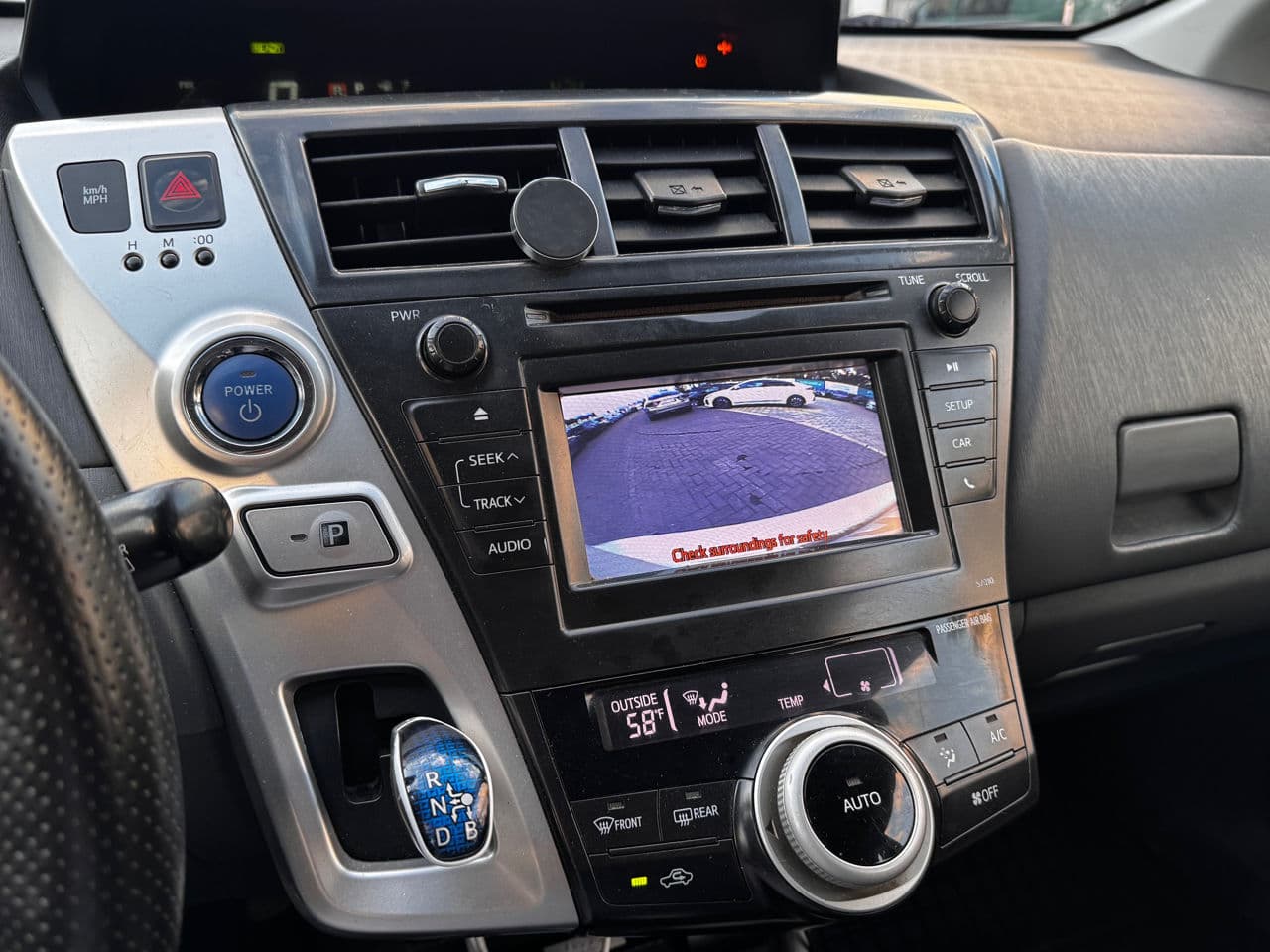 Toyota Prius Plus / V 2012 — Миниатюра 11