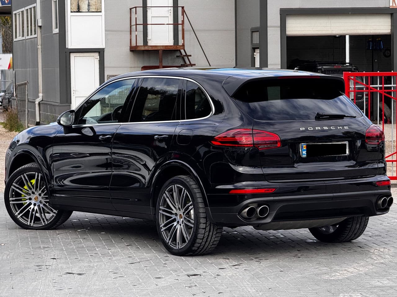 Porsche Cayenne S Hybrid 2015 — Миниатюра 4