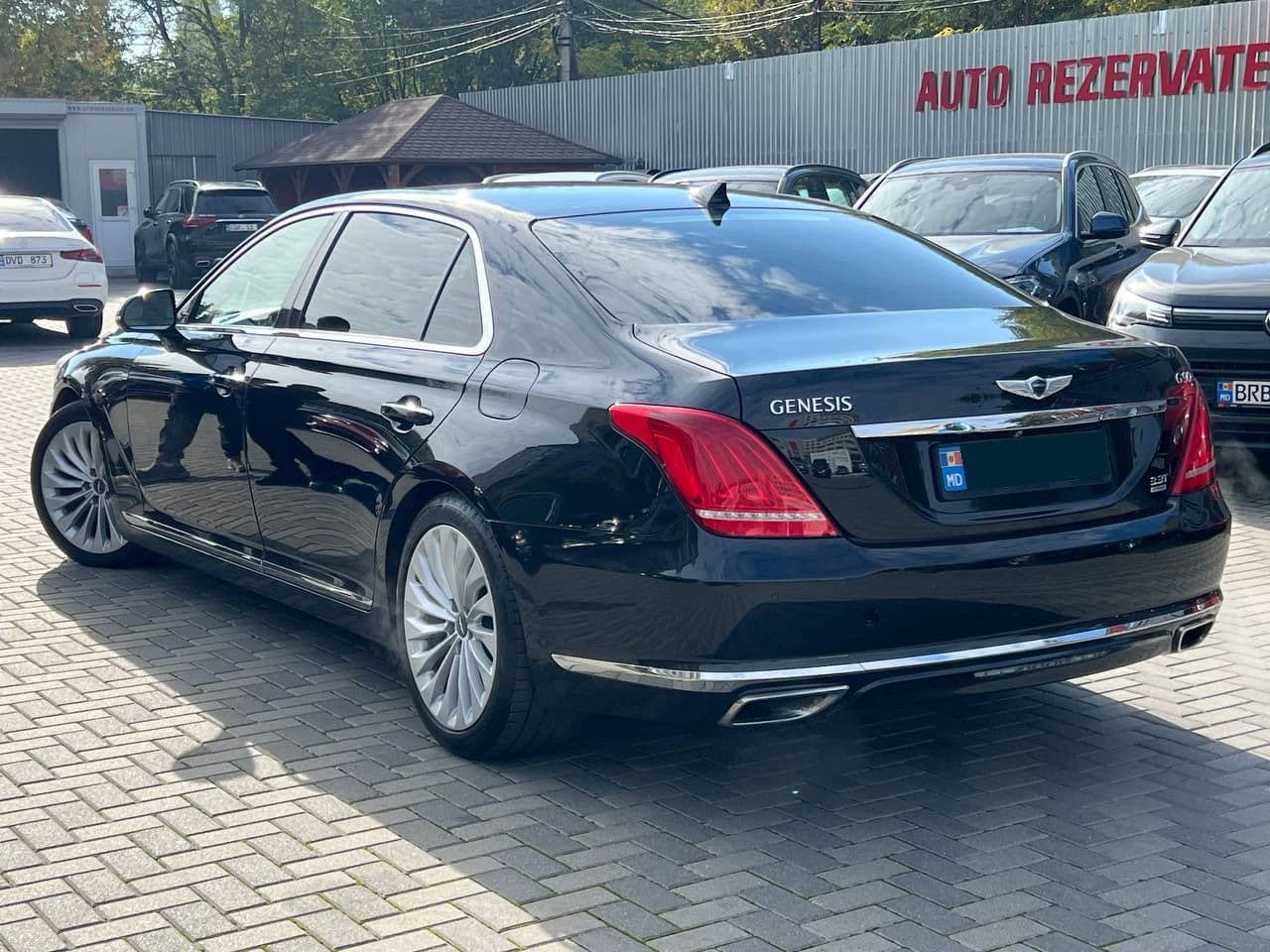Hyundai Genesis 2018 — Миниатюра 3