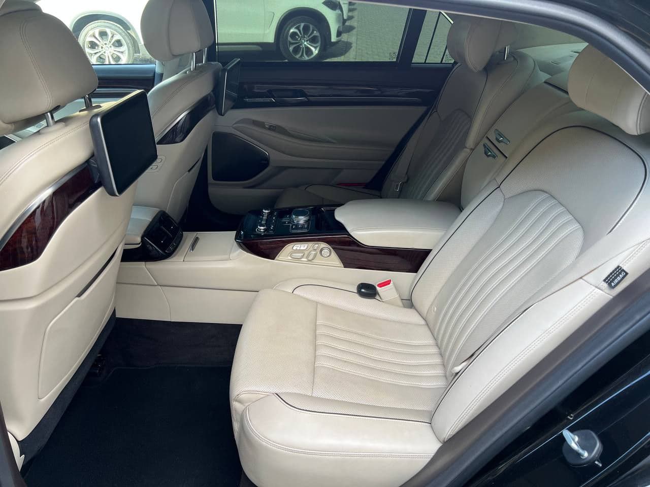 Hyundai Genesis 2018 — Миниатюра 23