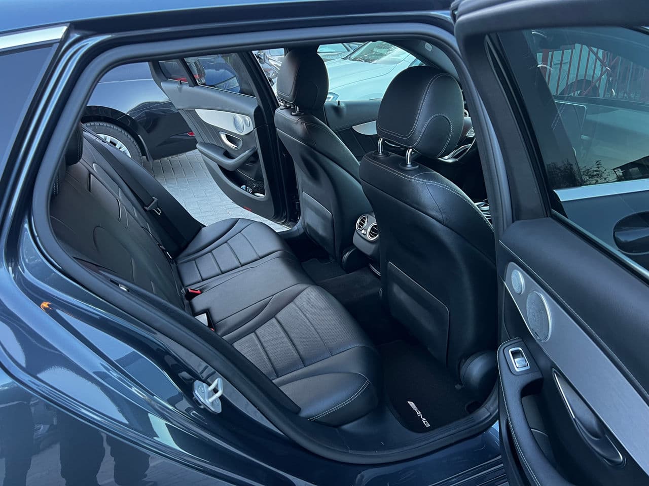 Mercedes C 220 2015 — Миниатюра 12