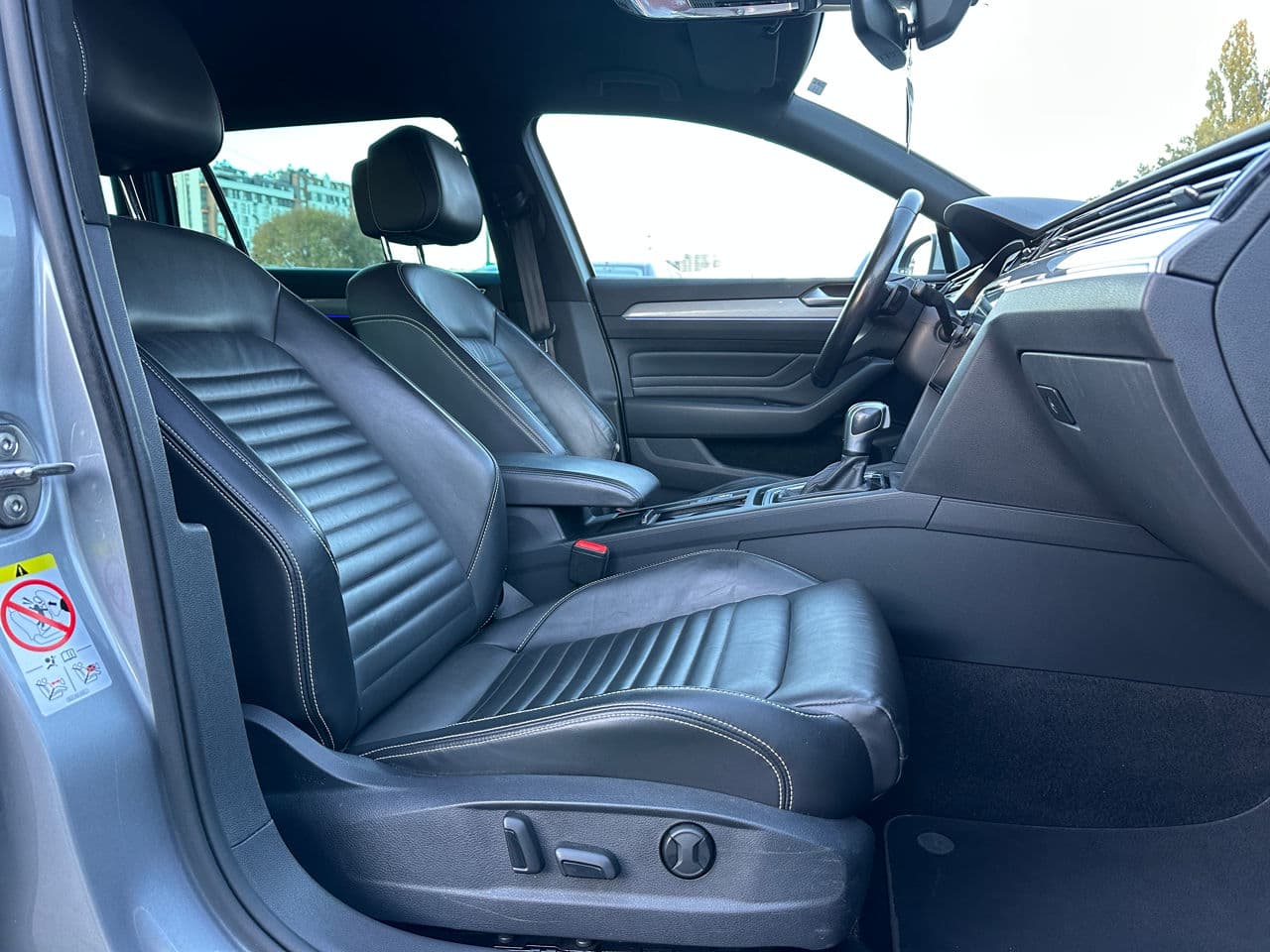 Volkswagen Passat GTE 2021 — Миниатюра 12