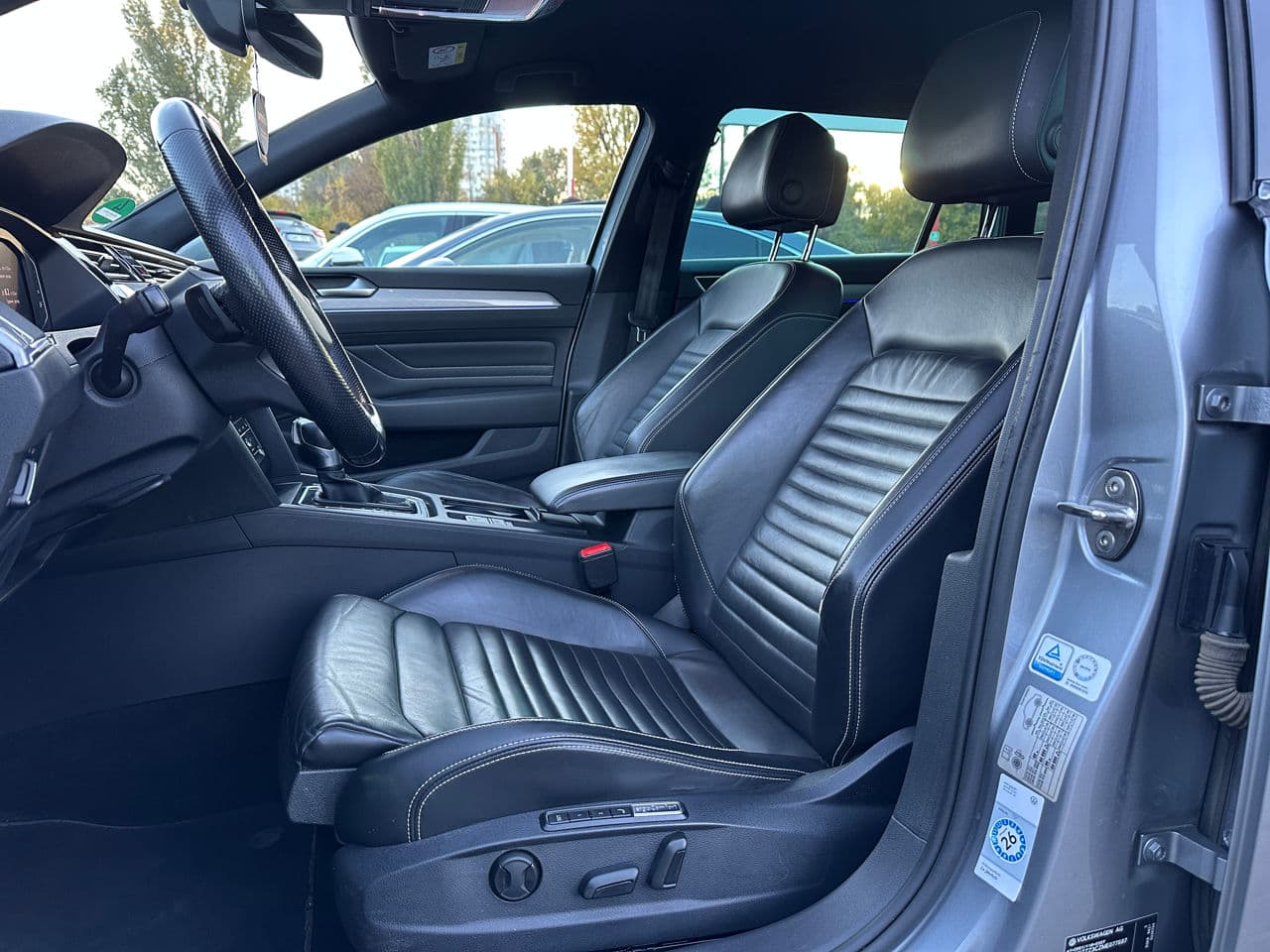 Volkswagen Passat GTE 2021 — Миниатюра 5
