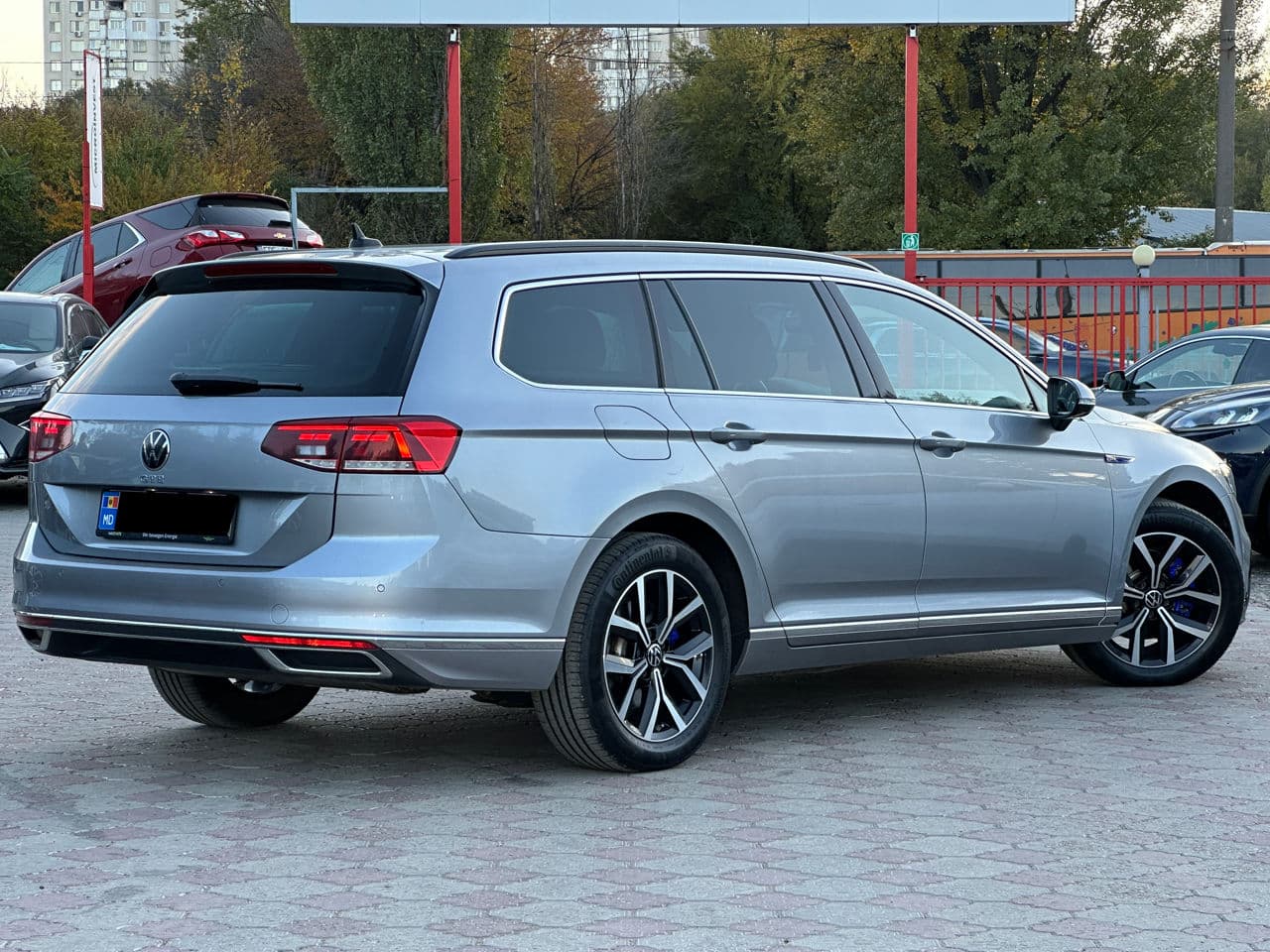 Volkswagen Passat GTE 2021 — Миниатюра 3