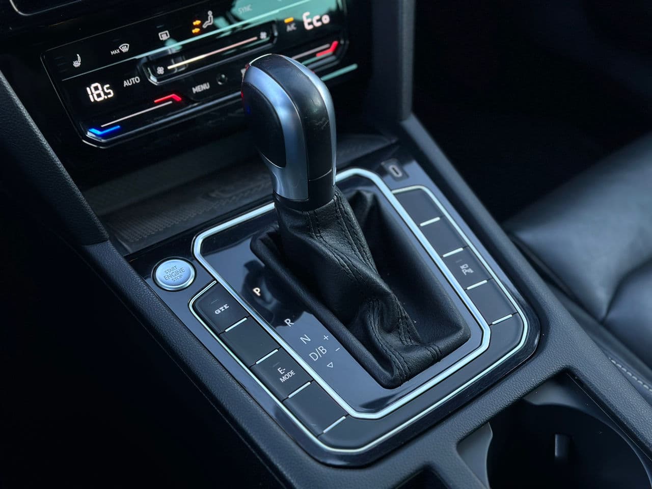 Volkswagen Passat GTE 2021 — Миниатюра 11