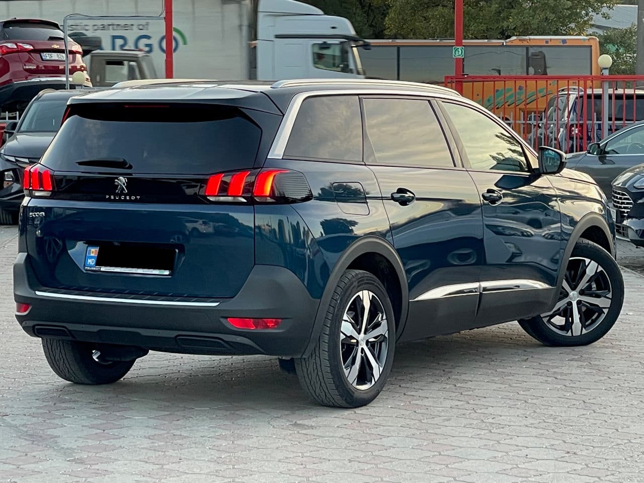 Peugeot 5008 2023 — Миниатюра 3