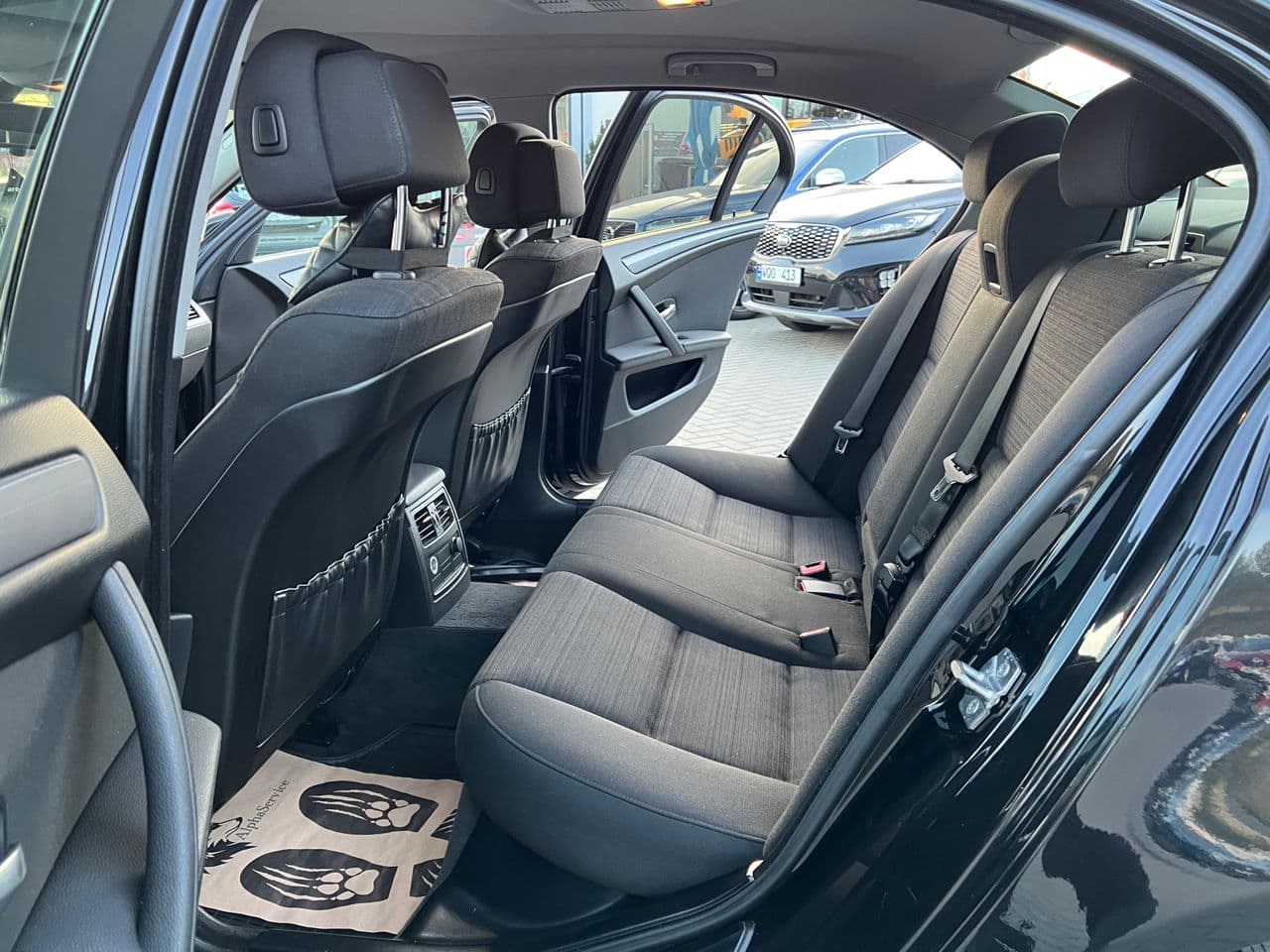 BMW 520 2009 — Миниатюра 13