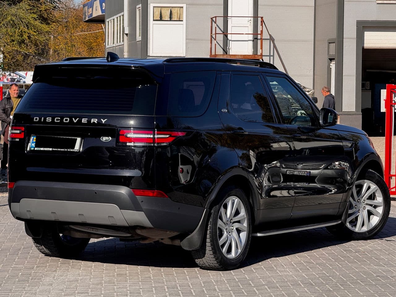 2019 Land Rover Discovery — Miniatură 2