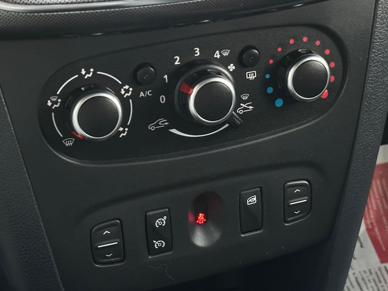 Dacia Sandero Stepway 2017 — Миниатюра 11
