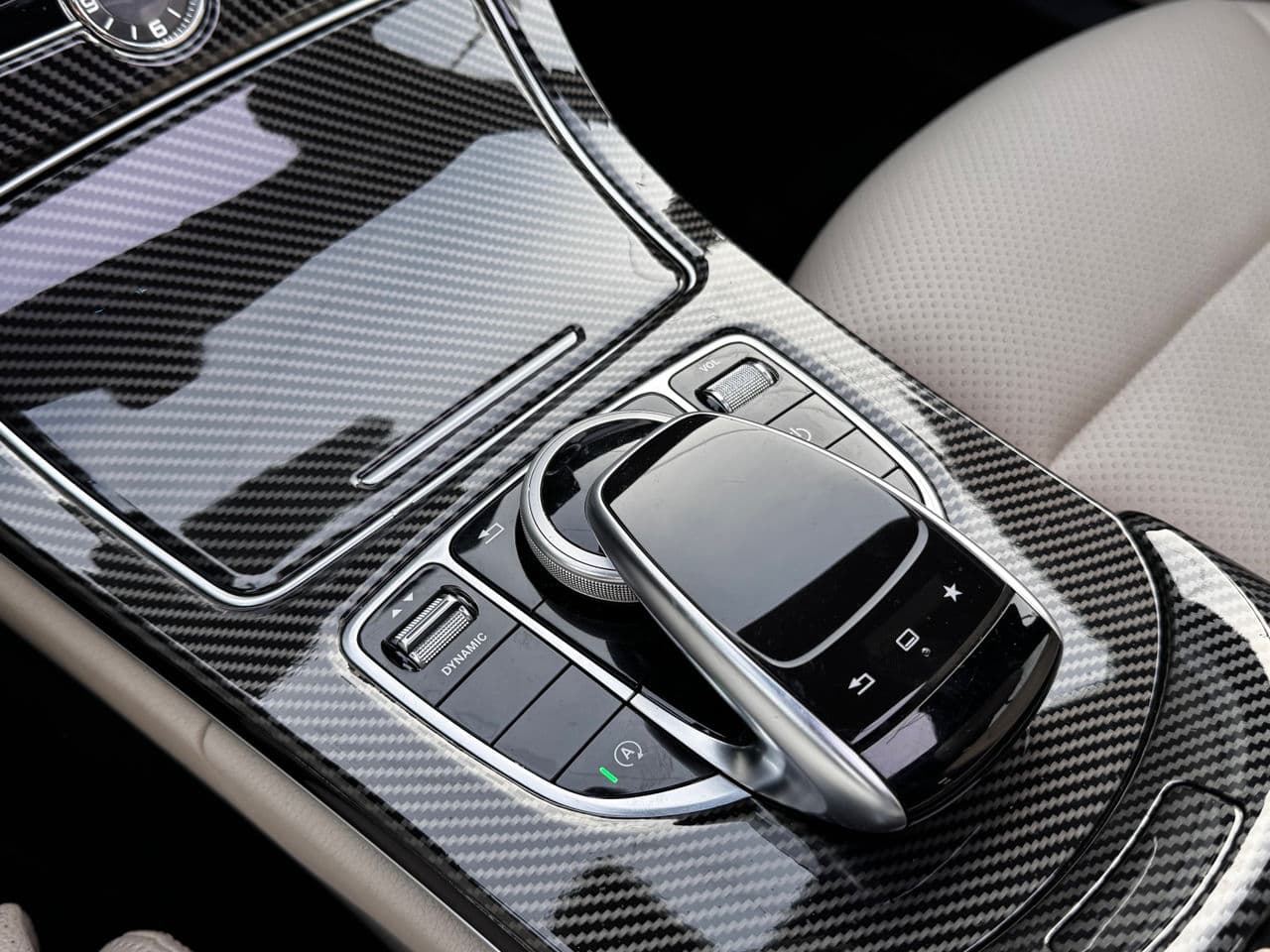 Mercedes C 300 2016 — Миниатюра 12