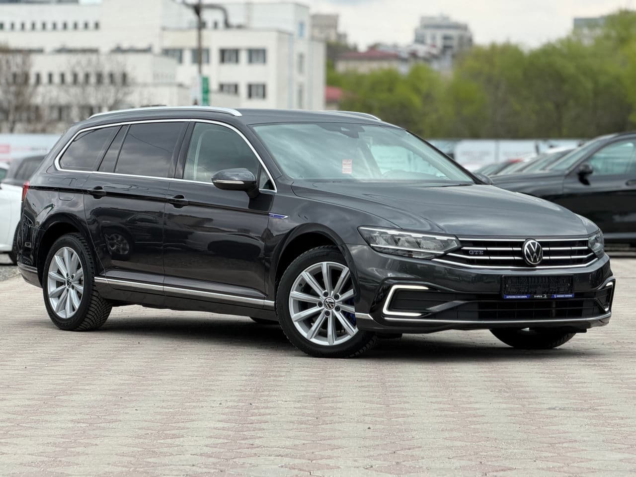 2021 Volkswagen Passat GTE — Miniatură 4
