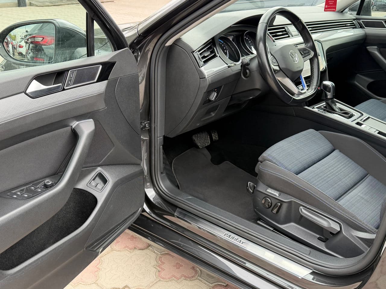 2021 Volkswagen Passat GTE — Miniatură 5