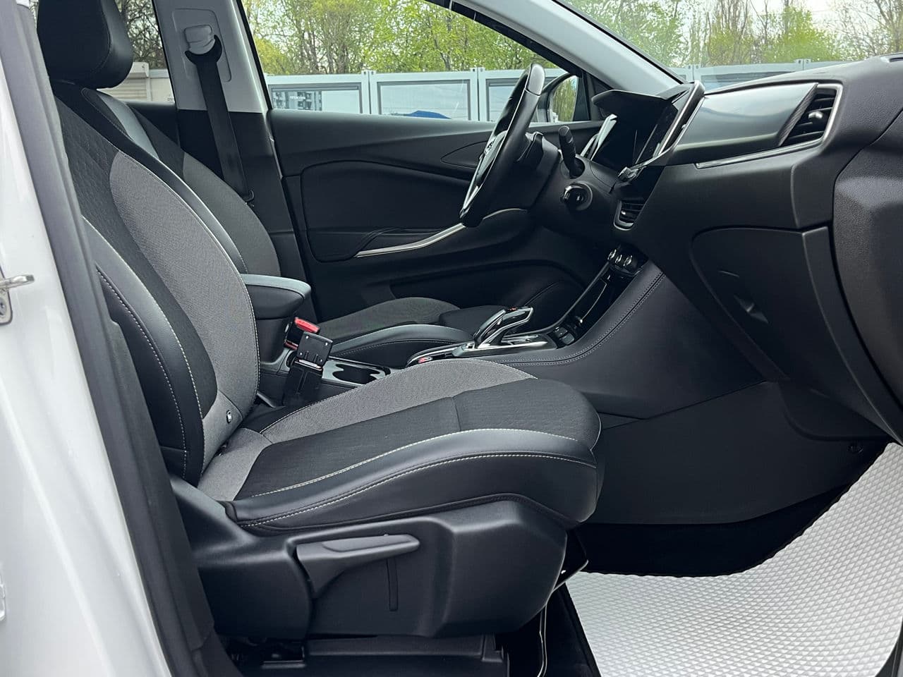 Opel Grandland X 2022 — Миниатюра 16