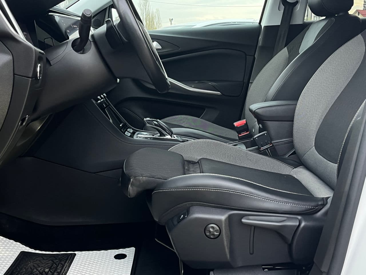 Opel Grandland X 2022 — Миниатюра 6