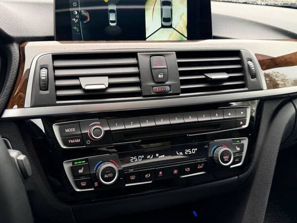 2016 BMW 330 — Miniatură 14