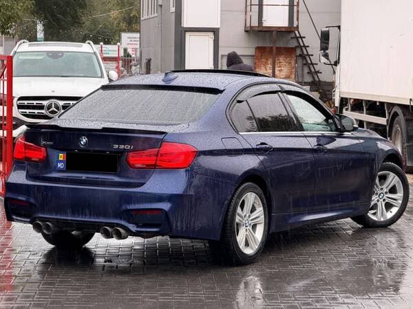 2016 BMW 330 — Miniatură 3