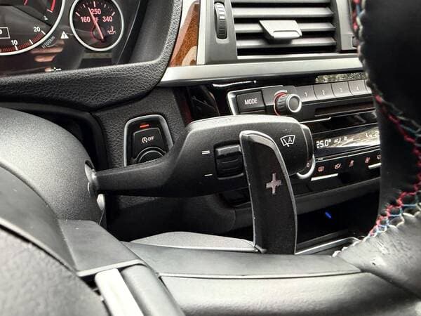 2016 BMW 330 — Miniatură 11