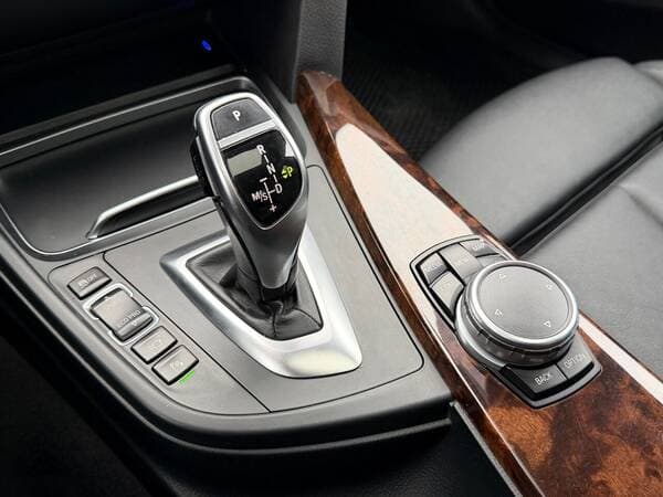 2016 BMW 330 — Miniatură 15