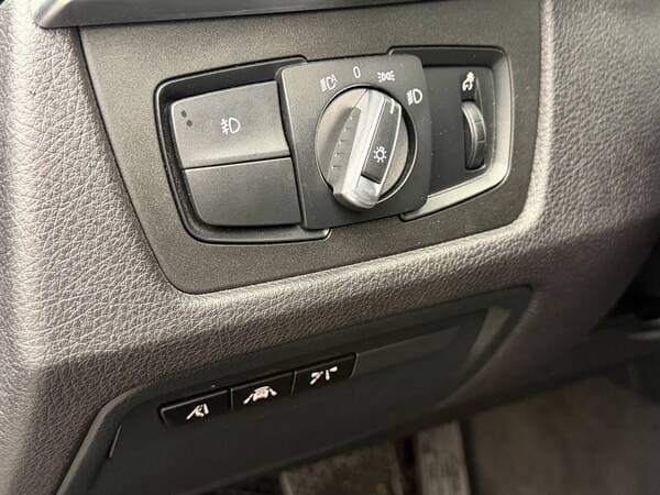 2016 BMW 330 — Miniatură 16