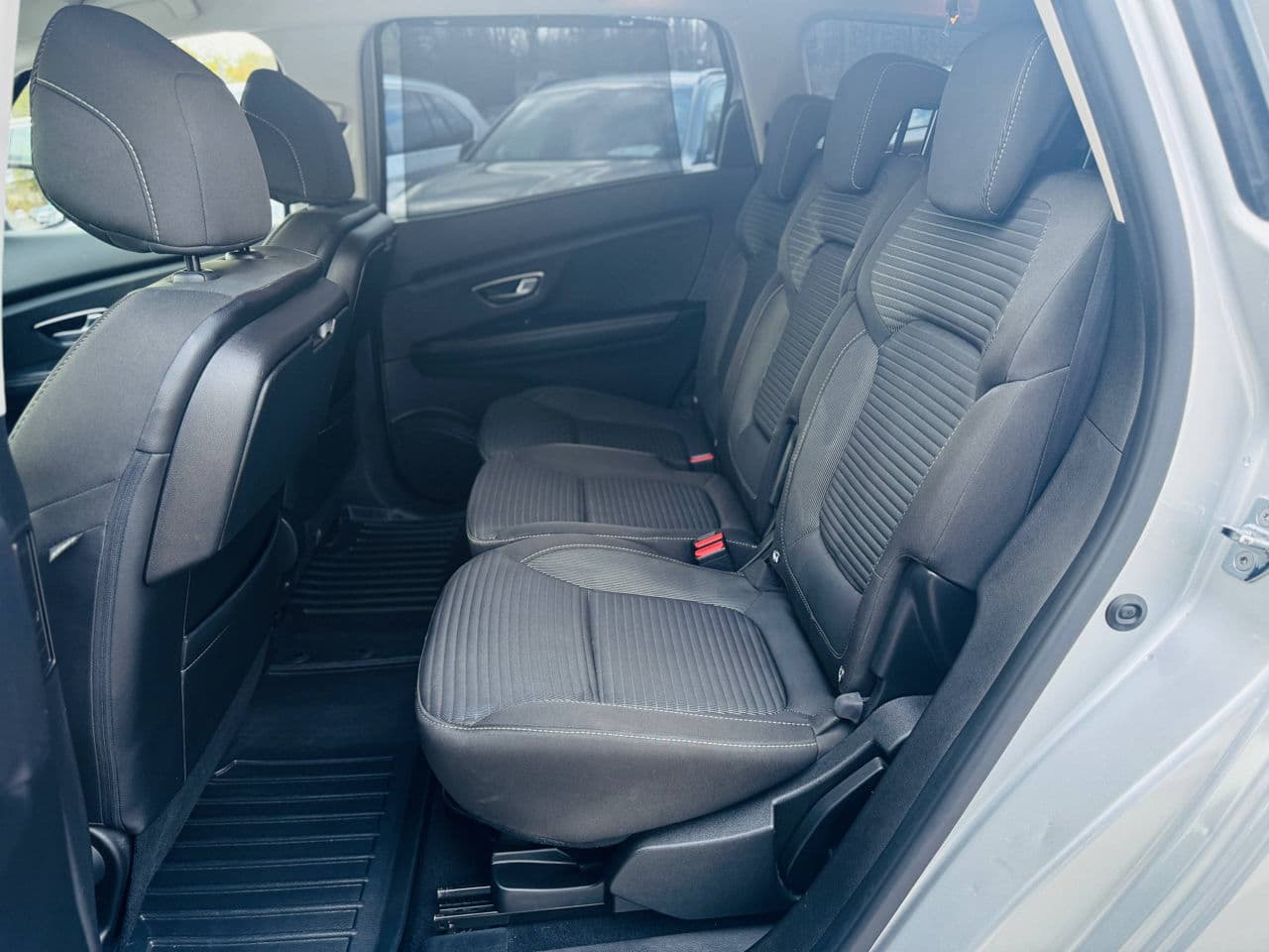 Renault Grand Scenic 2017 — Миниатюра 13