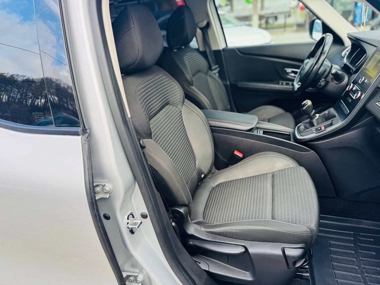 Renault Grand Scenic 2017 — Миниатюра 17