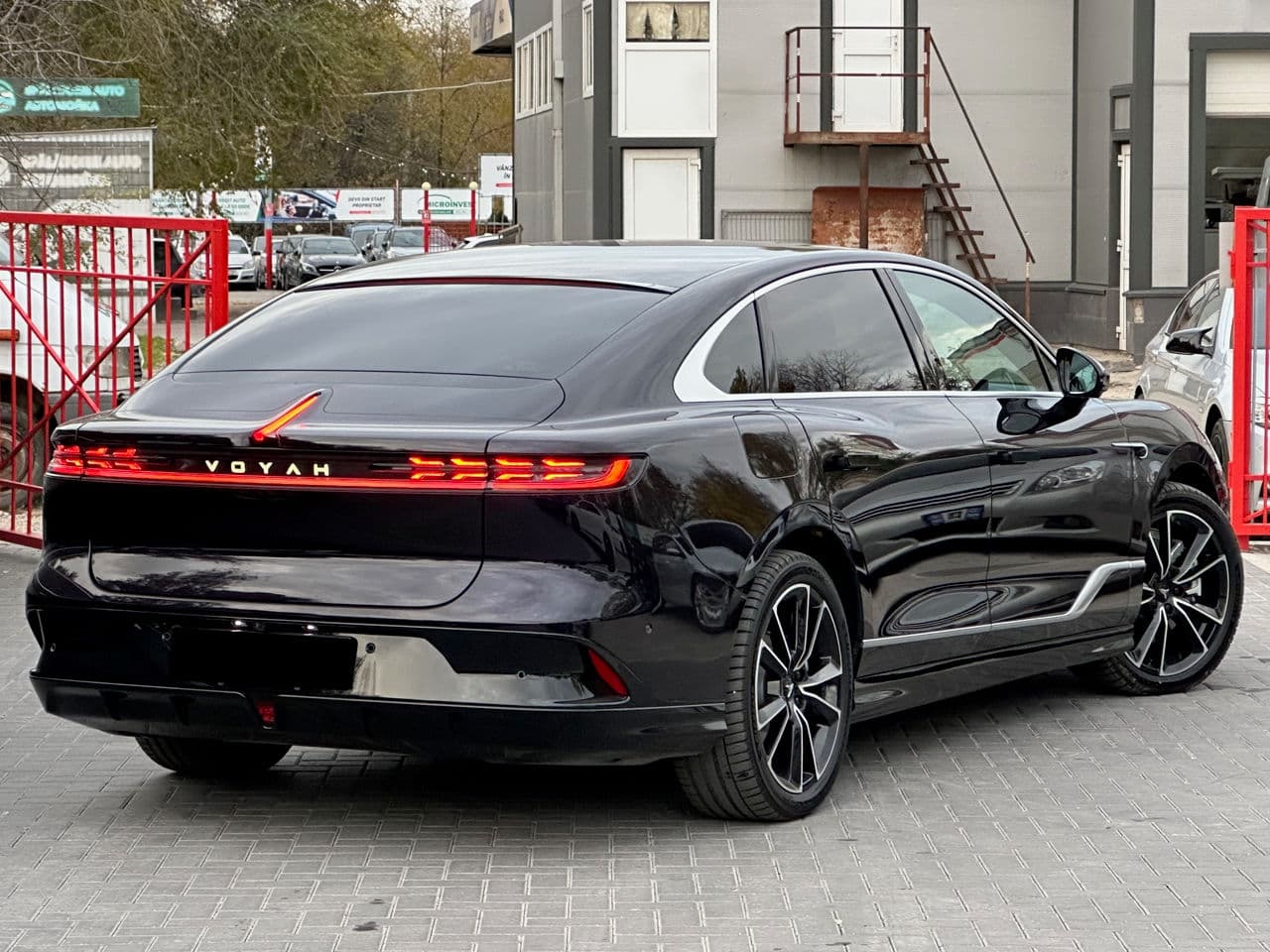 2024 Voyah Passion — Miniatură 2