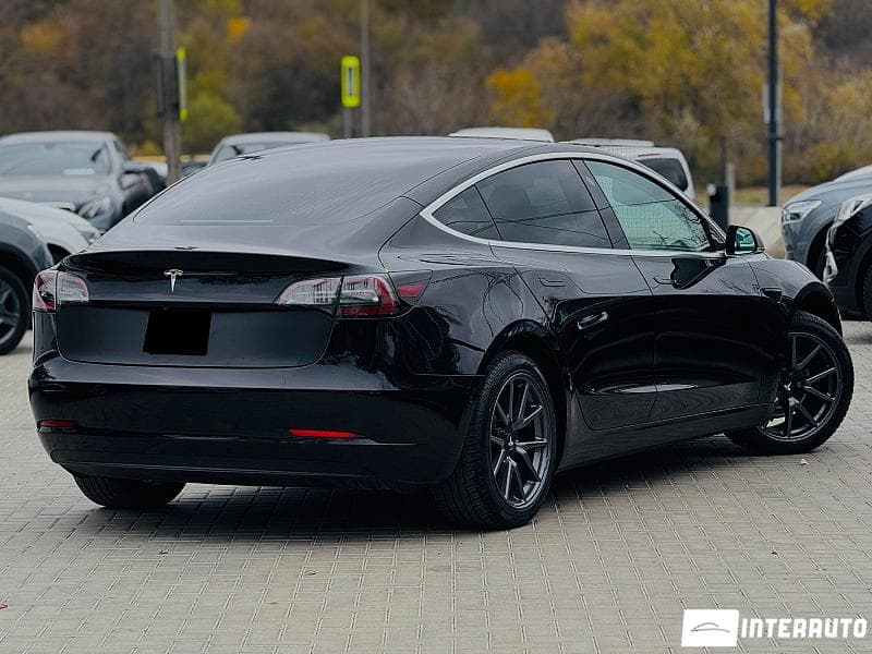 Tesla Model 3 2019 — Миниатюра 3