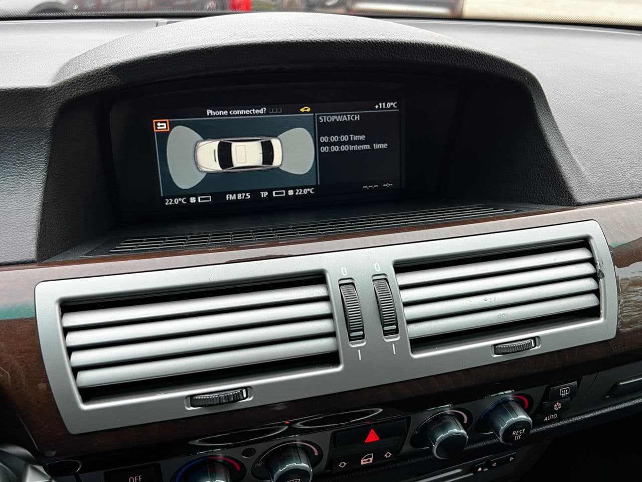 BMW 745 2005 — Миниатюра 13