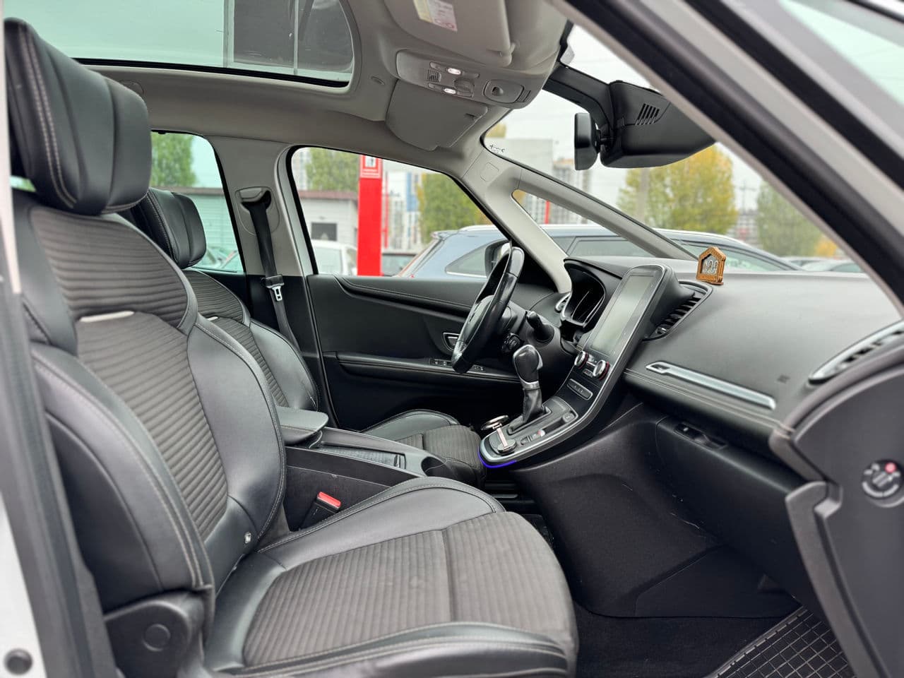 Renault Grand Scenic 2018 — Миниатюра 19